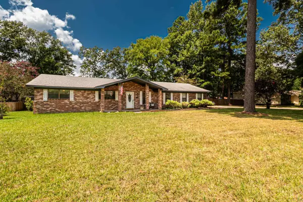 719 Post Oak Dr, El Dorado, AR 71730