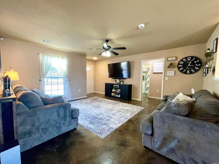 433 N Willow Avenue, Trumann, AR 72472 - #3