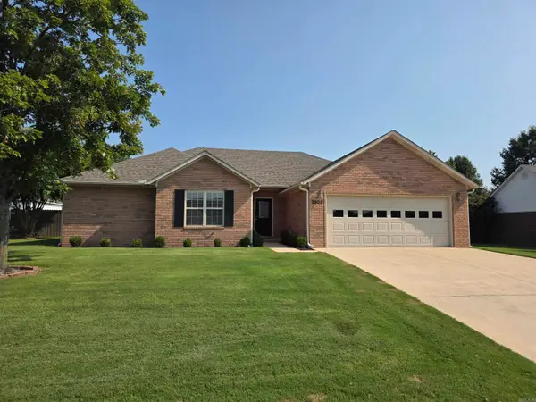 2903 Cambridge Drive, Paragould, AR 72450