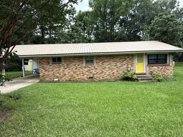 109 W Elm St, Fountain Hill, AR 71642