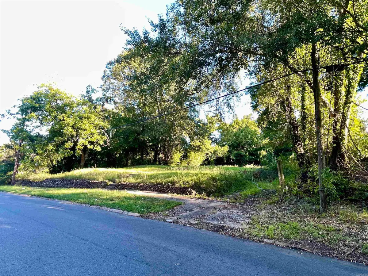 429 Maple St, Camden, AR 71701 - #1
