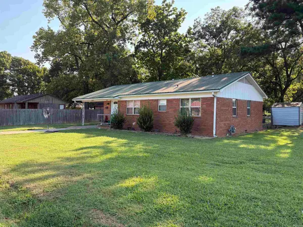908 Block St, Wynne, AR 72396