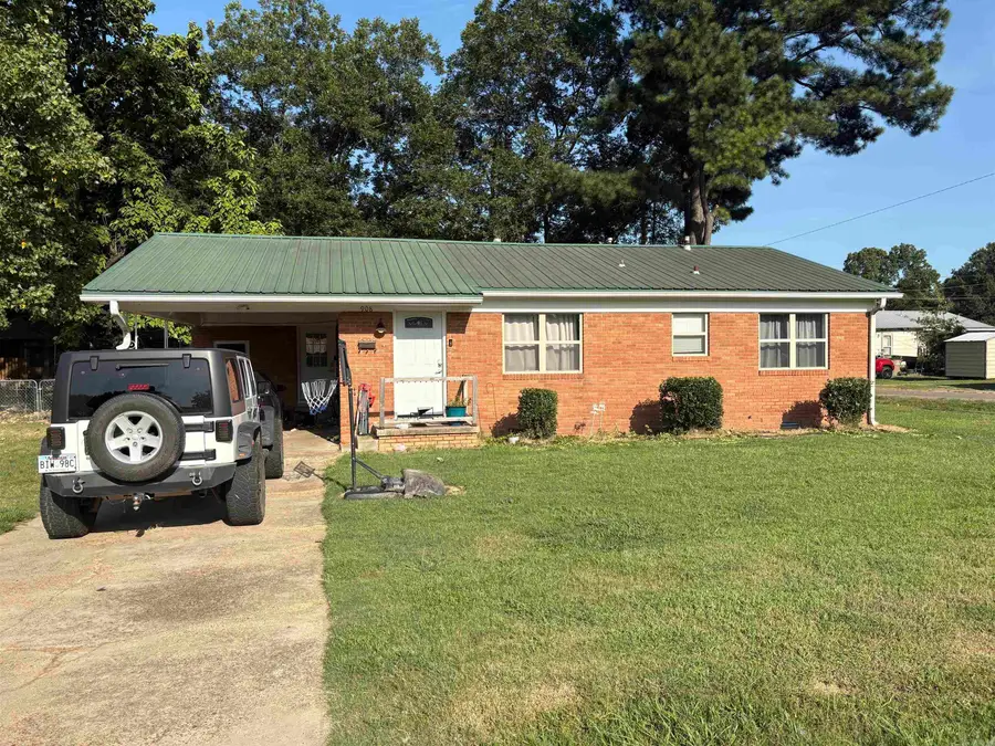 908 Block St, Wynne, AR 72396 - #2