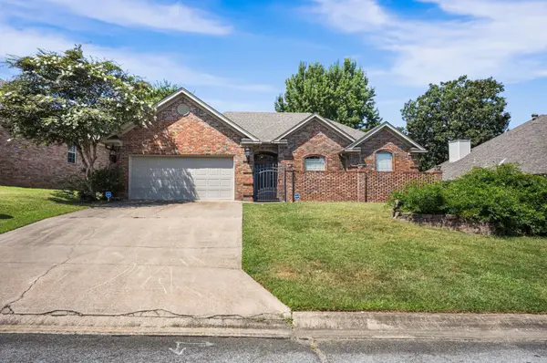 130 Fonatinbleau Drive, Maumelle, AR 72113