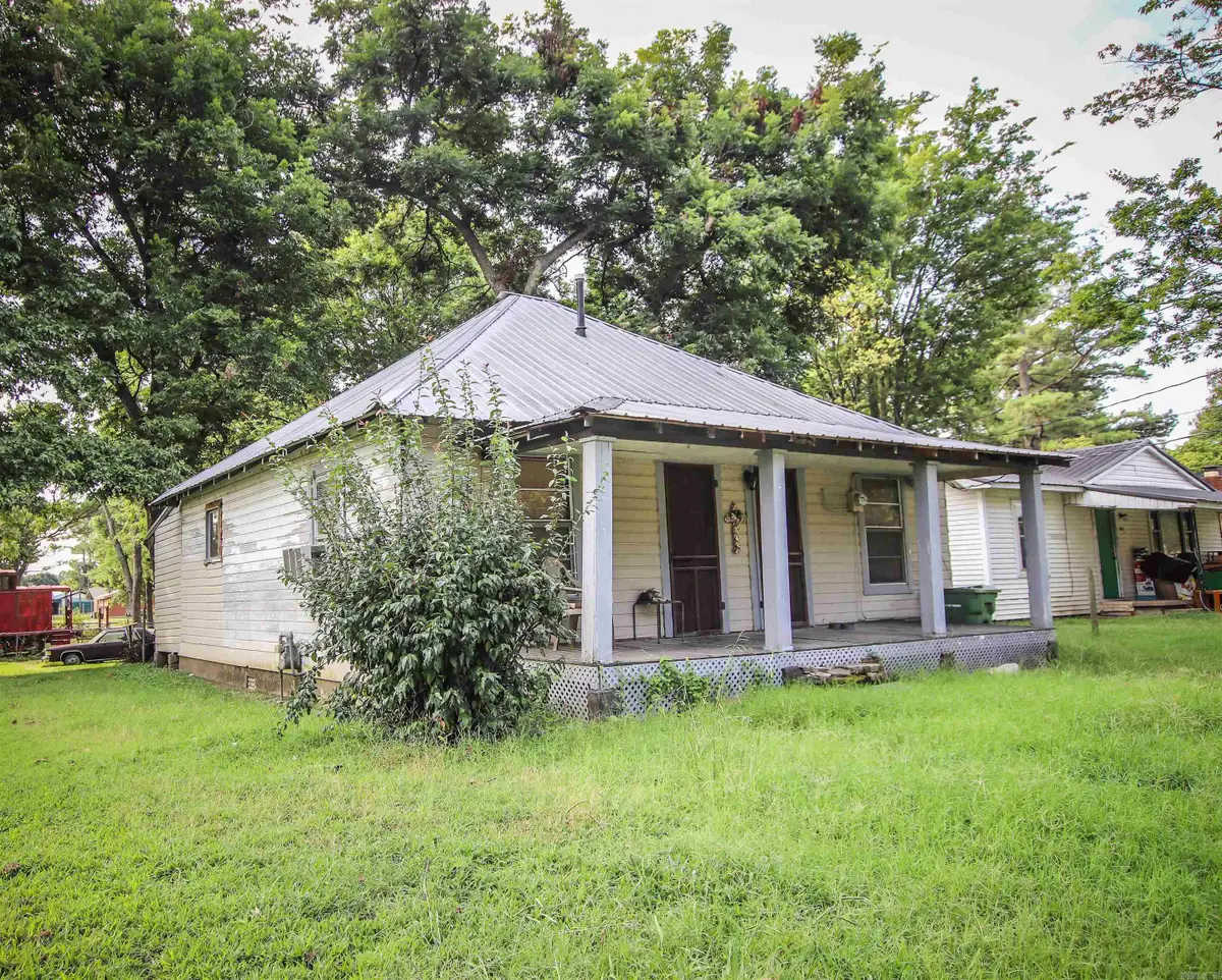 411 SW Lawrence St, Hoxie, AR 72433 - #1
