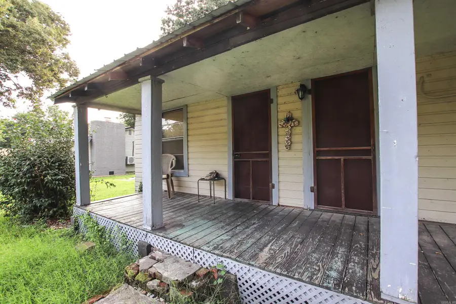 411 SW Lawrence St, Hoxie, AR 72433 - #2