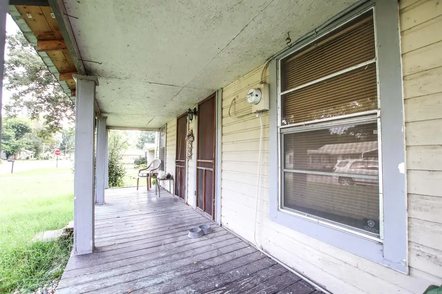 411 SW Lawrence St, Hoxie, AR 72433 - #3