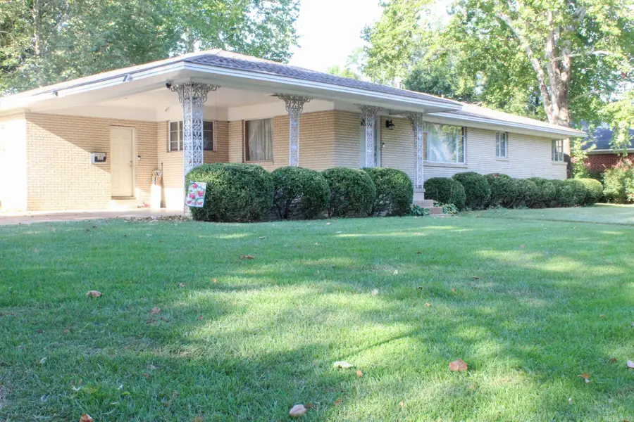 101 W Lincoln Avenue, Searcy, AR 72143 - #2
