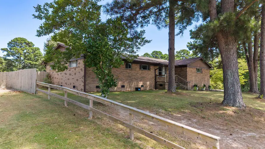 1821 E Lakeview Drive, Benton, AR 72015 - #3
