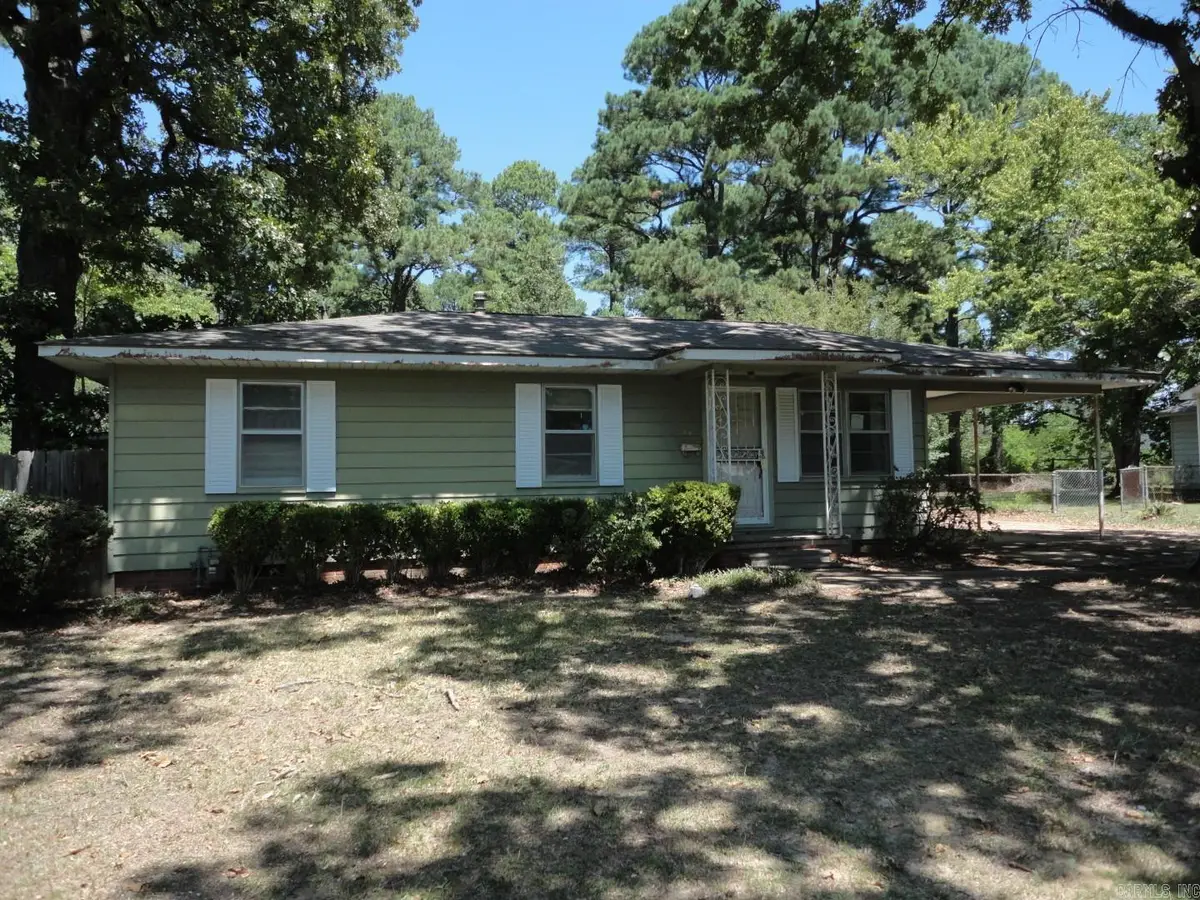 802 W 8th Avenue, Crossett, AR 71635 - #1