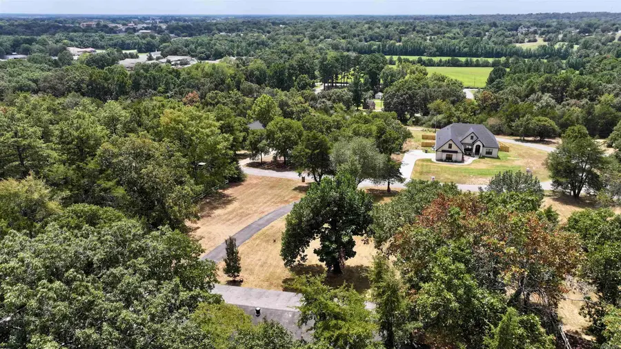 1310 Headlee Dr, Searcy, AR 72143 - #2