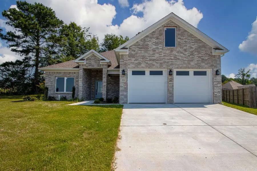 2116 Sable Oaks, Bryant, AR 72022 - #2