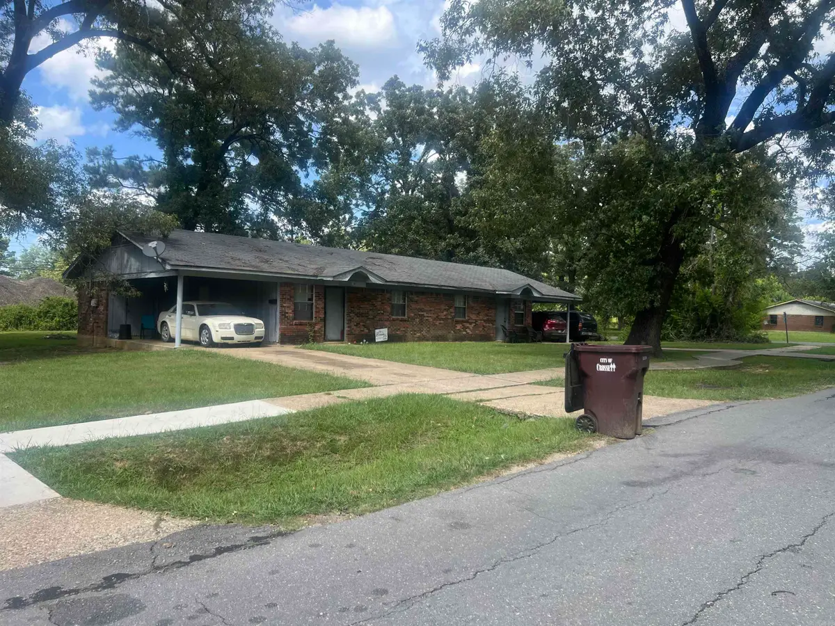 610 700 702 8th Street, Crossett, AR 71635 - #1