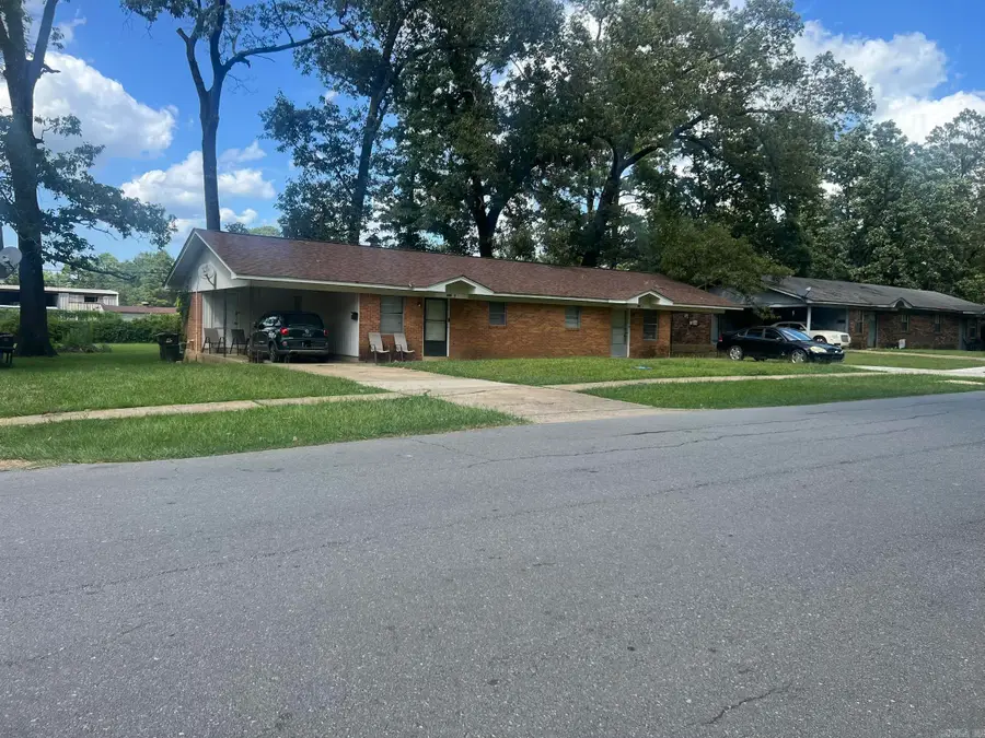 610 700 702 8th Street, Crossett, AR 71635 - #3