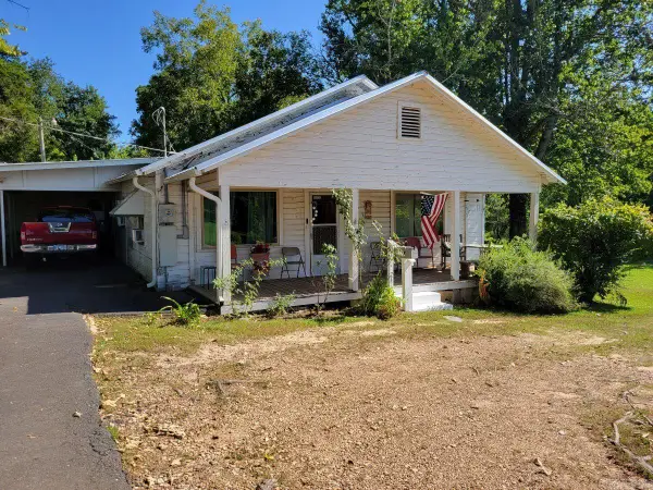 137 E Main Street, Lockesburg, AR 71846