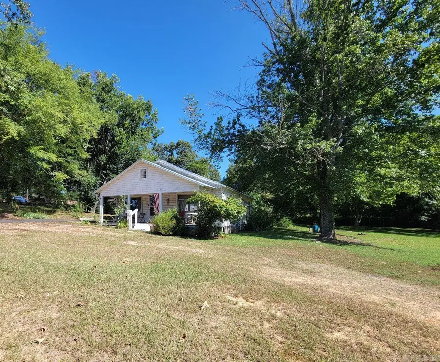 137 E Main Street, Lockesburg, AR 71846 - #3