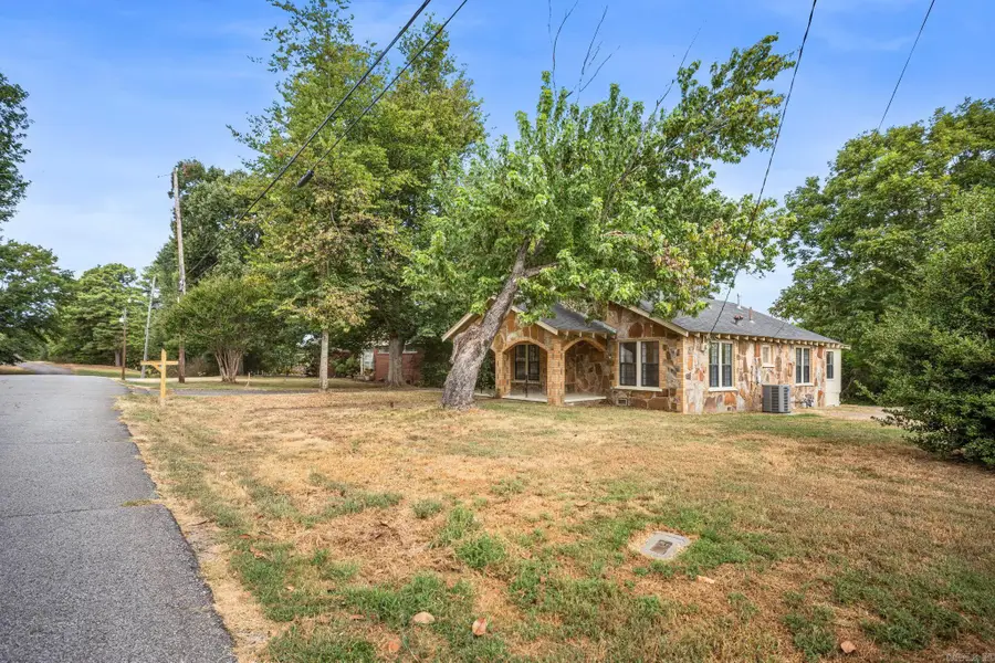 1100 W Mcrae Avenue, Searcy, AR 72143 - #3