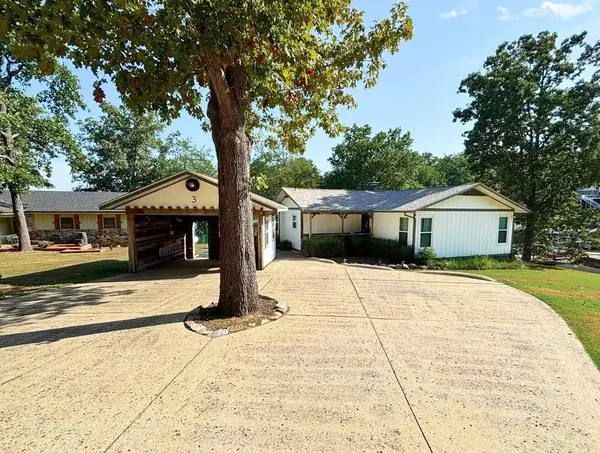 3 Standing Elk Circle, Cherokee Village, AR 72529