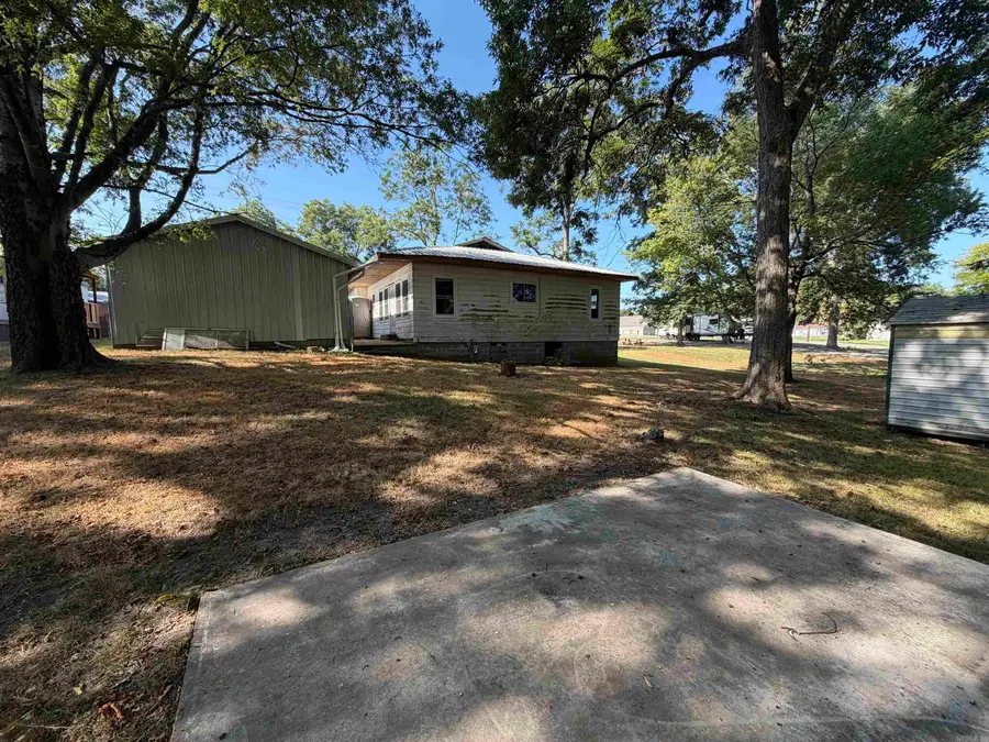 214 E Walnut Street, De Valls Bluff, AR 72041 - #3
