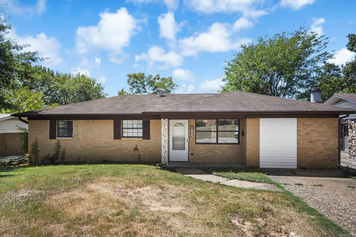 1009 W 52nd Street, North Little Rock, AR 72118 - #1