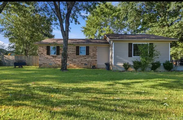 606 Meadow Circle, Beebe, AR 72012