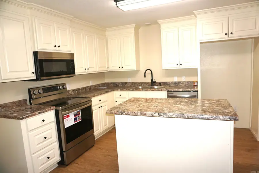 300 Clark St, Bald Knob, AR 72010 - #2