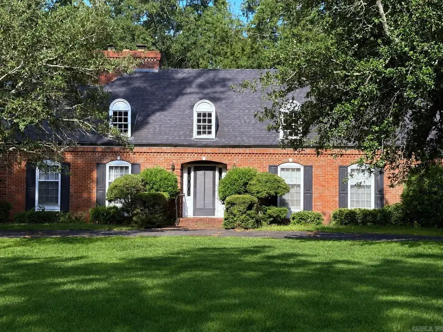 518 Park St, Lonoke, AR 72086 - #2
