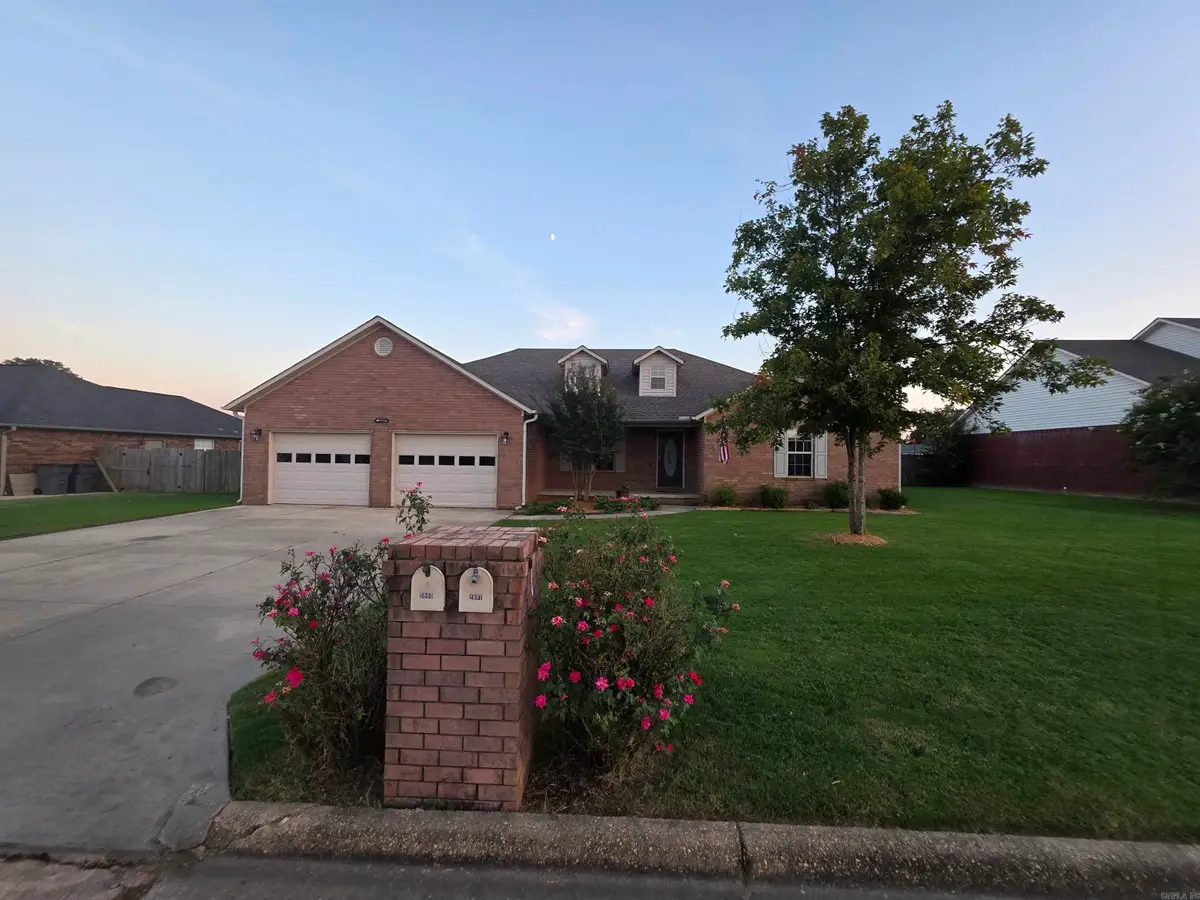 2800 Cambridge, Paragould, AR 72450 - #1