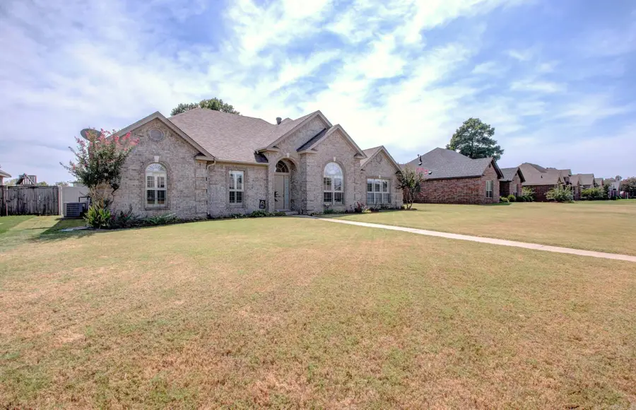 324 Country Club Parkway, Maumelle, AR 72113 - #2