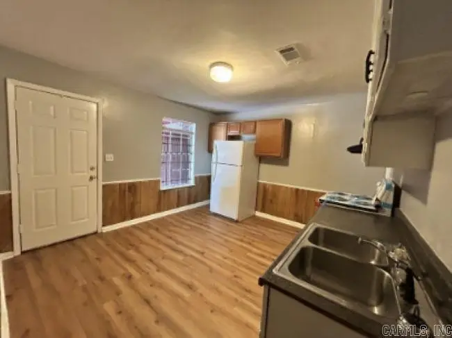901 E 29th Avenue, Pine Bluff, AR 71601 - #3