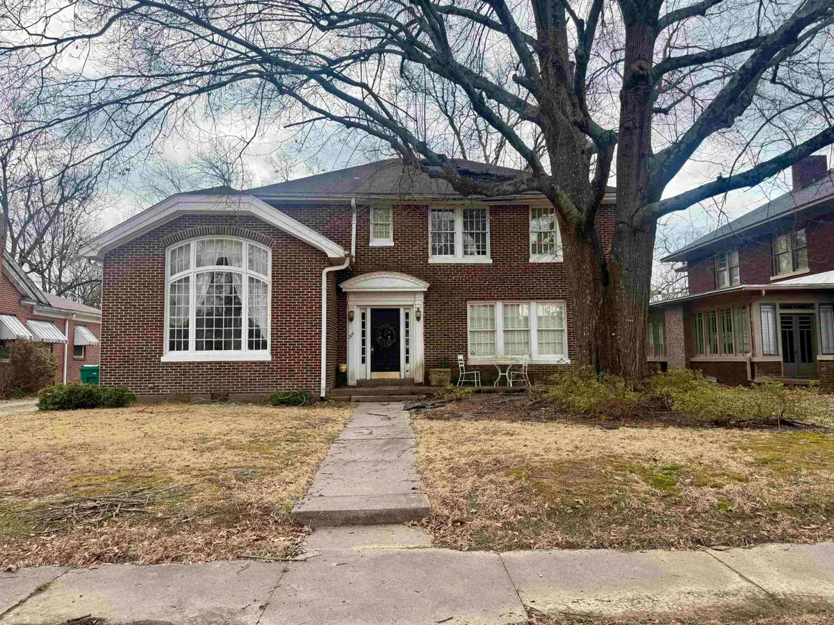 206 Park Pl, Pine Bluff, AR 71601 - #1