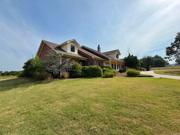 354 Old Mcintire Lane, Mountain View, AR 72560
