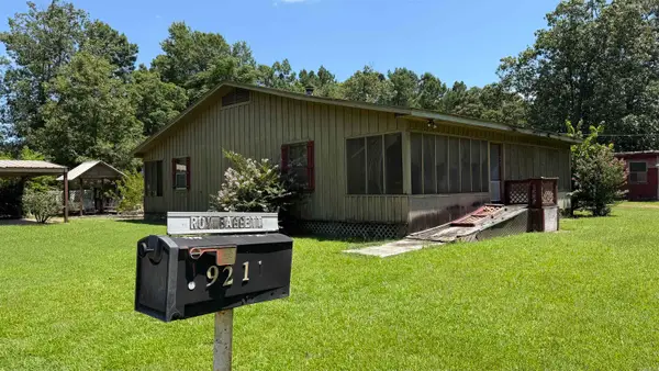 9211 Casey Lane, Pine Bluff, AR 71603