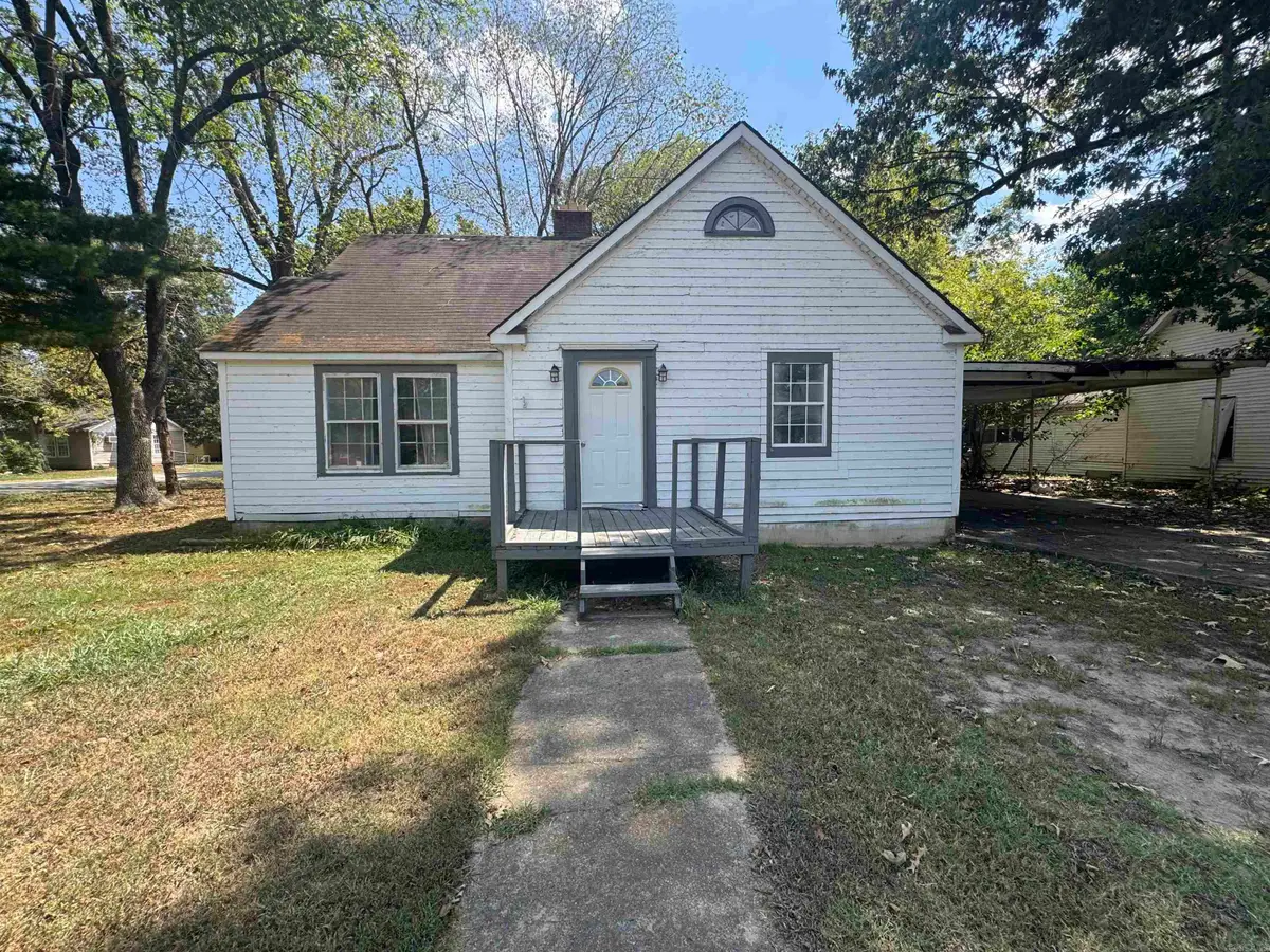 302 W 5th Street, Corning, AR 72422 - #1