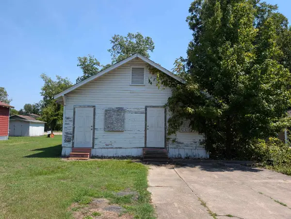 1305 S Catalpa Street, Pine Bluff, AR 71603