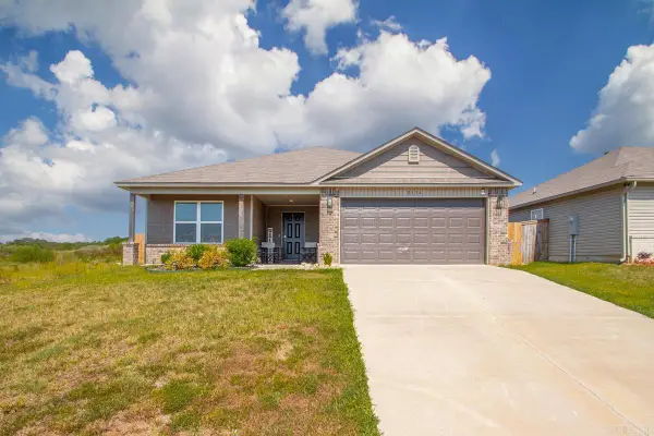 2136 Dandelion Drive, Benton, AR 72019