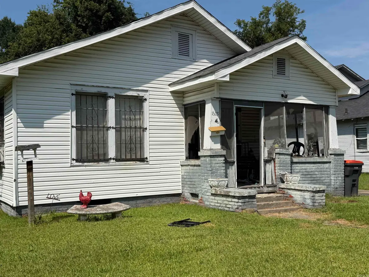 1609 W 16th Avenue, Pine Bluff, AR 71603 - #1