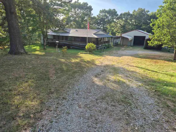 1200 York Dr, Bergman, AR 72601