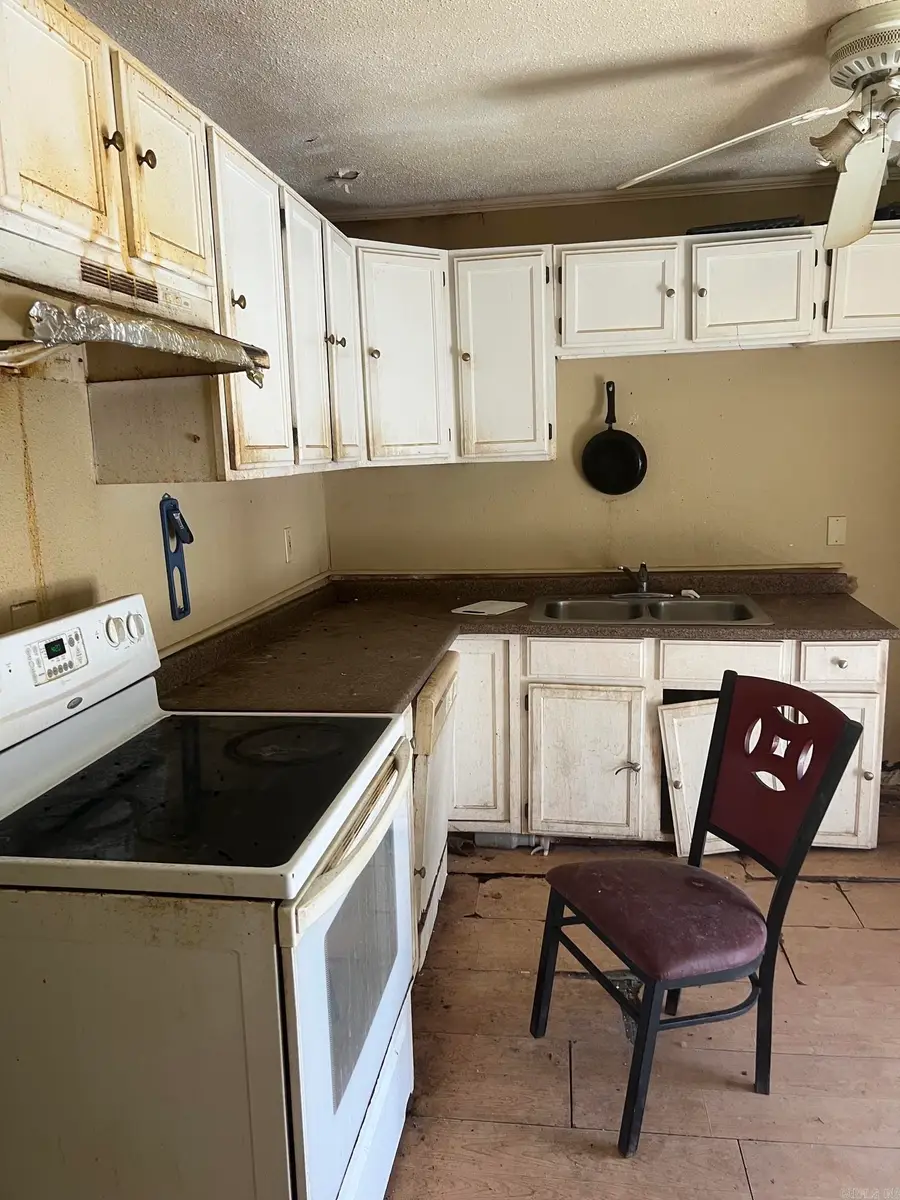 912 Edgehill Dr, Benton, AR 72015 - #3