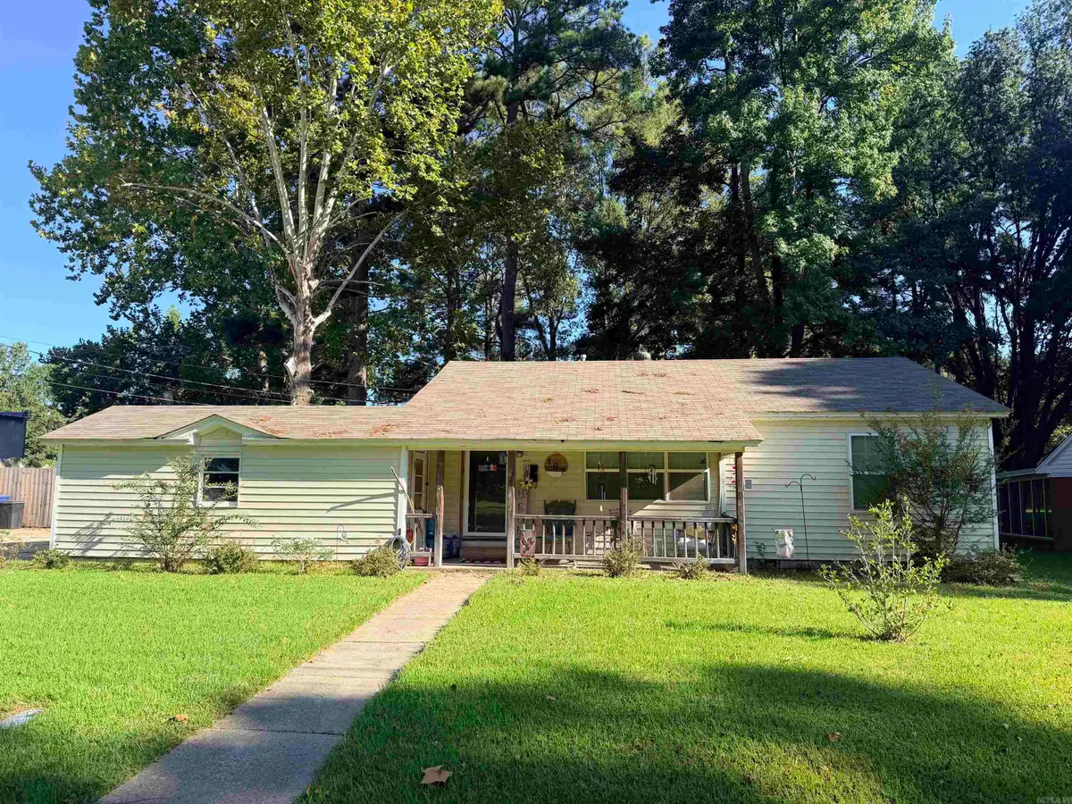 107 E Jackson St, Hamburg, AR 71646 - #1