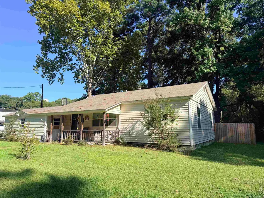 107 E Jackson St, Hamburg, AR 71646 - #3