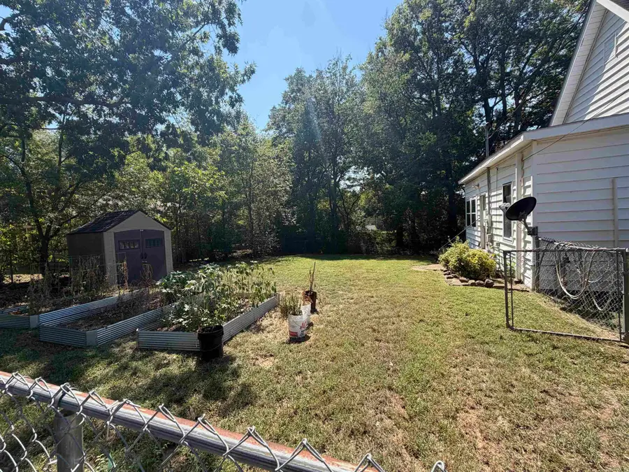 409 W Valley Street, Morrilton, AR 72110 - #3