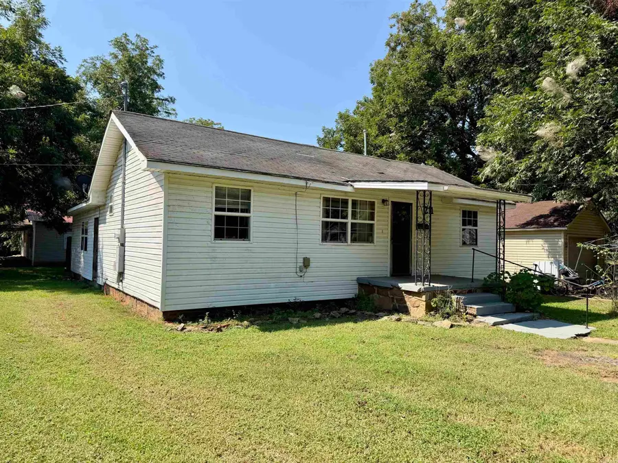 211 W Mckennon St, Clarksville, AR 72830 - #2