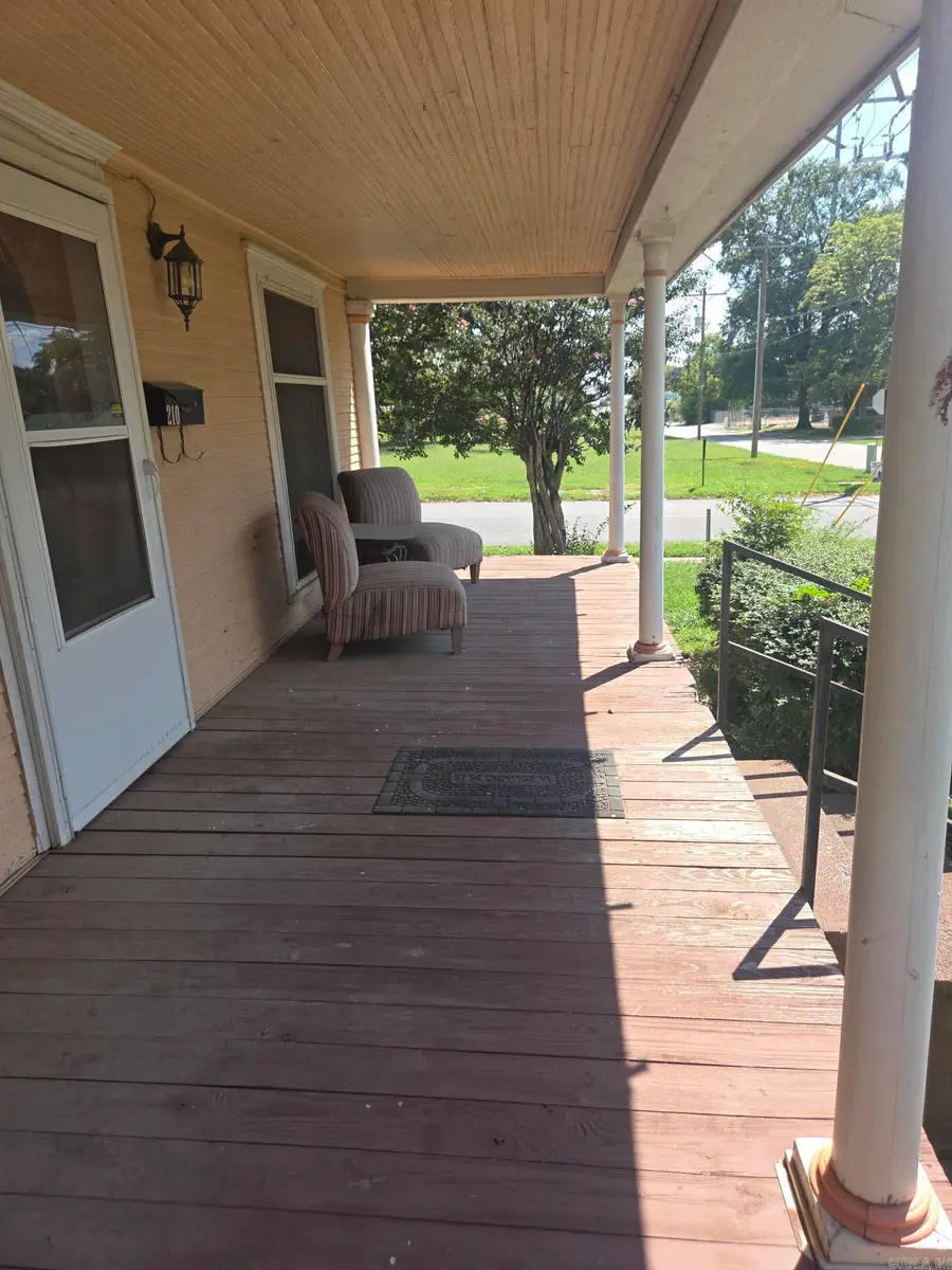 210 S Oak, Searcy, AR 72143 - #3