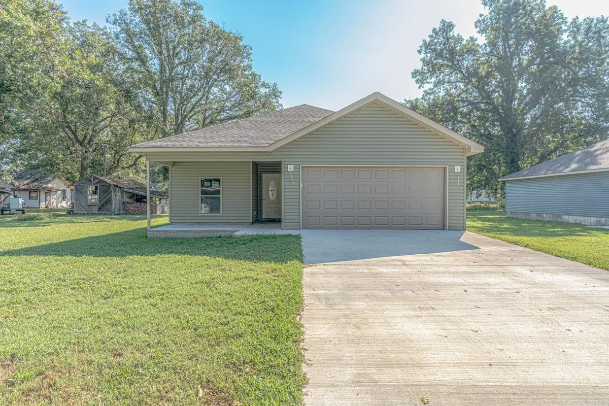 207 Thompson St, Luxora, AR 72358 - #1