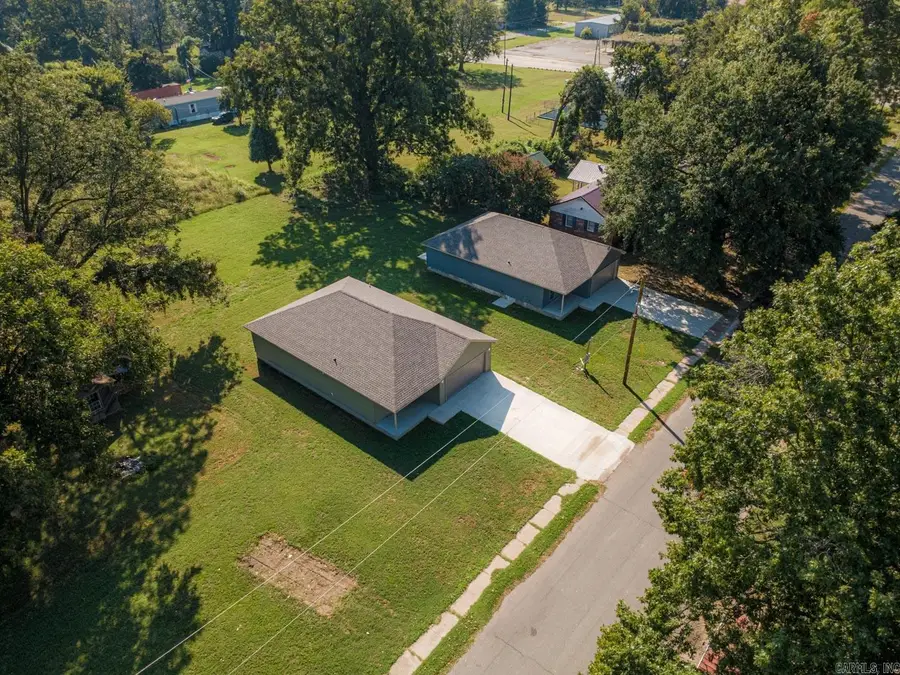207 Thompson St, Luxora, AR 72358 - #2