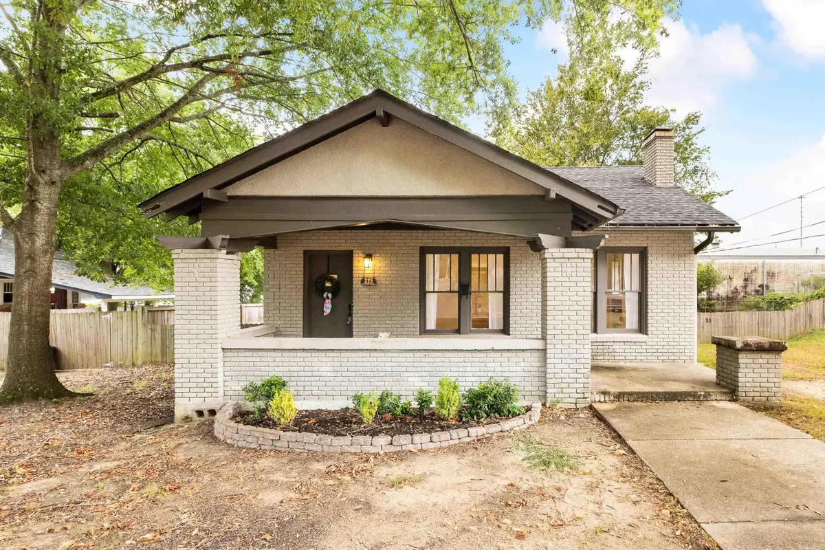 225 E Conway Street, Benton, AR 72015 - #1
