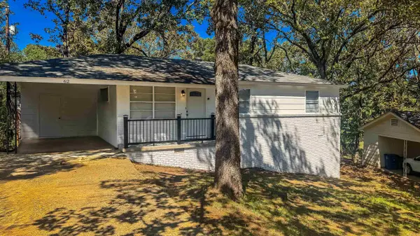 32 Somerset, North Little Rock, AR 72118