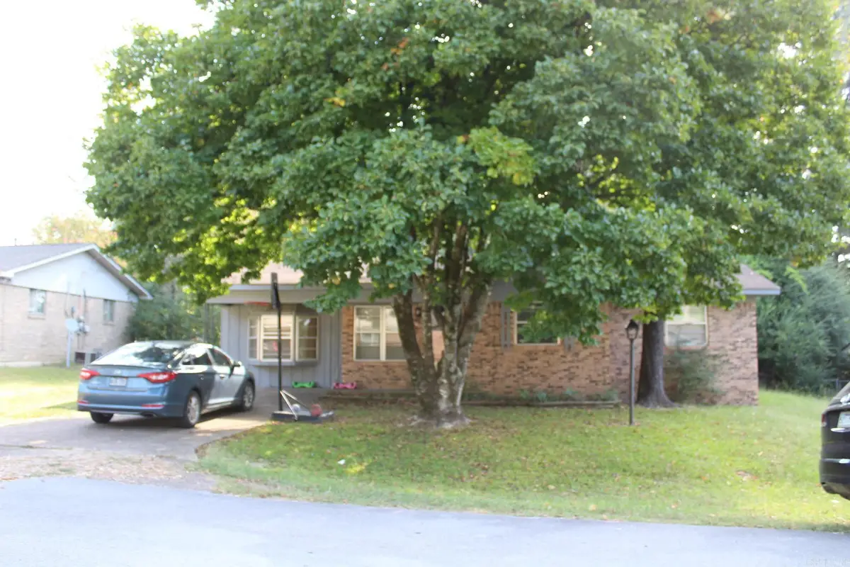306 N 11th Street, Nashville, AR 71852 - #1