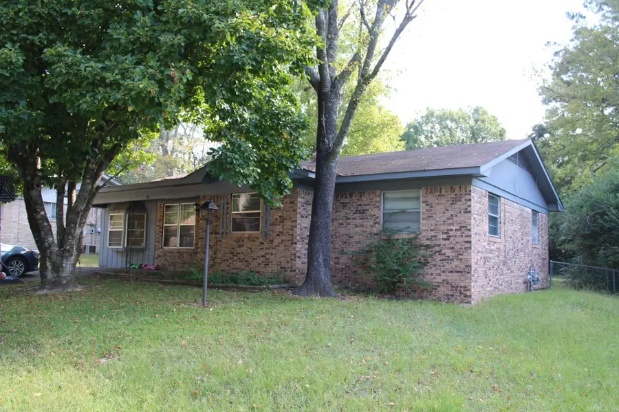 306 N 11th Street, Nashville, AR 71852 - #2